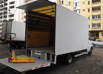 Removals van to Munster